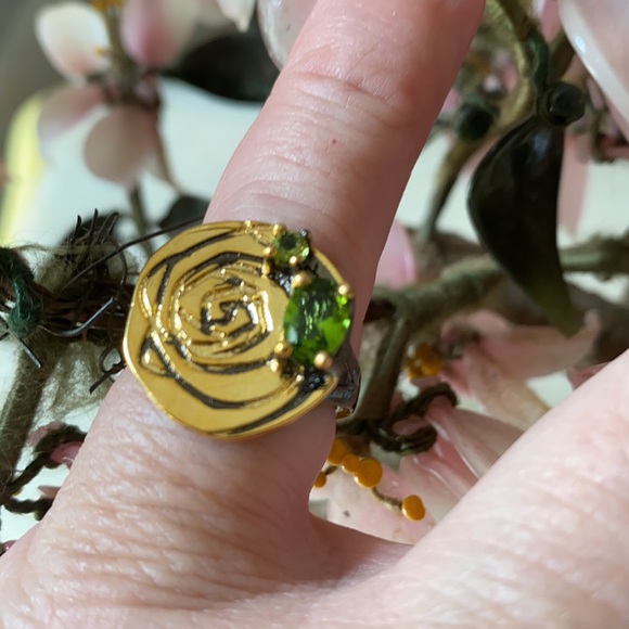 Vintage 925 peridot ring